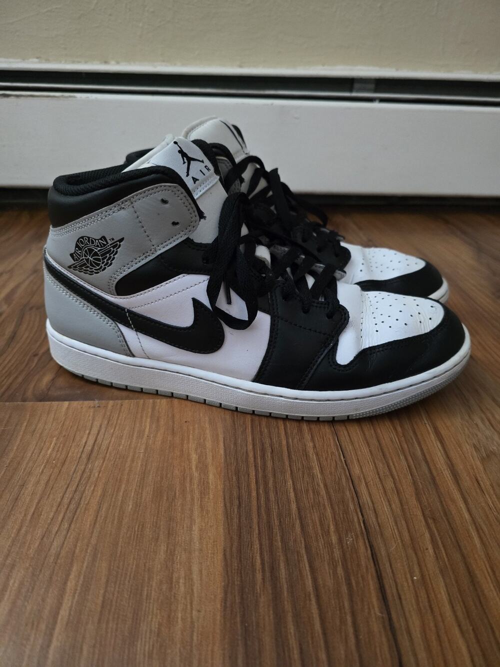 Jordan Air Jordan 1 Mid Men’s Mid Top Colorblock Basketball Sneaker Sz 10.5